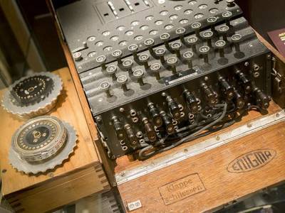 Шесть шифровальных машин Enigma подняты из Балтийского моря - rusverlag.de