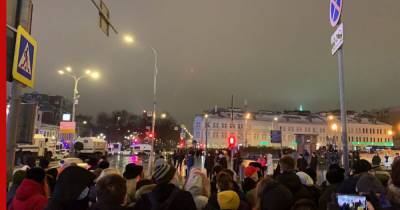 Анна Кузнецова - На незаконной акции в Москве задержали около 15 несовершеннолетних - profile.ru - Москва - Южно-Сахалинск