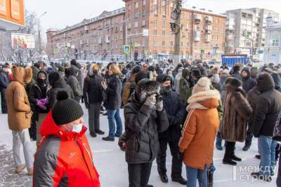 Алексей Навальный - Акции в поддержку Навального прошли еще в восьми городах Свердловской области - znak.com - Москва - Берлин - Свердловская обл. - Уральск - Алапаевск - Первоуральск - Краснотурьинск