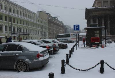 Стало известно, в каком случае с улиц Петербурга убирают брошенные машины - online47.ru - Санкт-Петербург