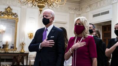 Дональд Трамп - Джилл Байден - Джо Байден - Первая леди США угостила защищающих Капитолий нацгвардейцев печеньем - polit.info - США