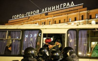 Алексей Навальный - В России на протестах за Навального задержали почти 3,3 тысячи участников - rbc.ua - Москва - Крым - Санкт-Петербург - Воронеж - Симферополь - Новосибирск - Севастополь