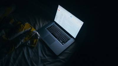Офтальмолог предупредила о возможных проблемах со зрением из-за компьютера - nation-news.ru