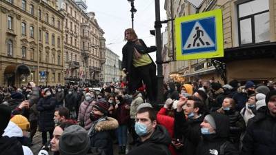 Любовь Соболь - Леонид Волков - Владимир Ашурков - Юлия Навальная - Навальный - Сторонники Навального не комментируют беспредел митингующих 23 января - newinform.com