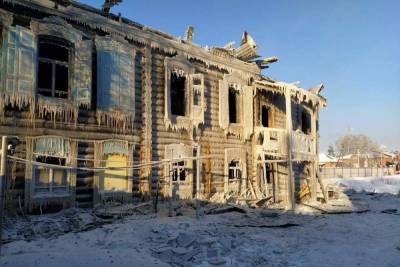 В Омской области горел дом прошлого века - omsk.mk.ru - Омская обл.