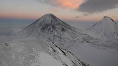 На извергающемся Ключевском вулкане сошла серия лавин - mir24.tv - район Усть-Камчатский