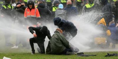 В Нидерландах люди вышли на протесты из-за введения комендантского часа: произошли столкновения с полицией - nv.ua - Голландия - Амстердам