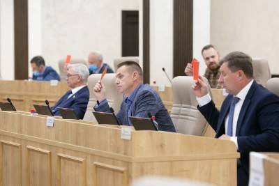 Мэрия Екатеринбурга решила, какую компенсацию получат депутаты за свою работу - znak.com - Екатеринбург