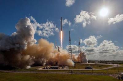 Илон Маск - SpaceX успешно запустила ракету с рекордным количеством спутников - from-ua.com - Украина - USA - шт.Флорида