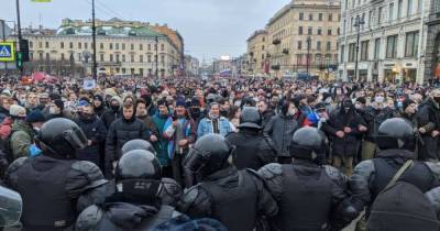 Первые уголовные дела после протестов возбудили из-за нападения на силовиков - readovka.news - Владивосток