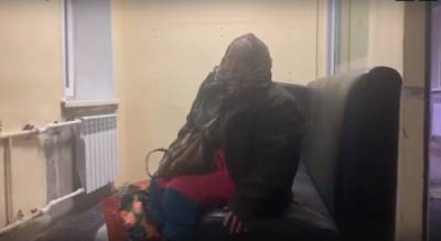 Ярославцы сняли квартиру женщине с собакой, которая восемь зим жила на улице - progorod76.ru