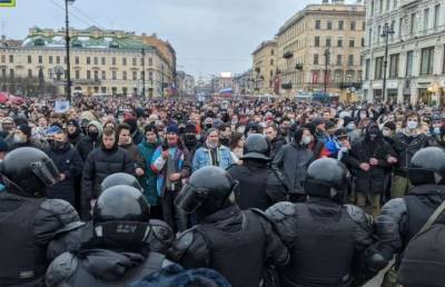 Раскрыто число пострадавших в стычках с полицией и ОМОН в Москве - pupolita.ru - Москва