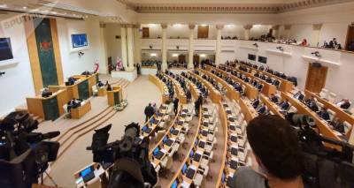 Парламент Грузии начинает процедуру лишения мандатов оппозиционных депутатов - sputnik-georgia.ru - Грузия - Тбилиси