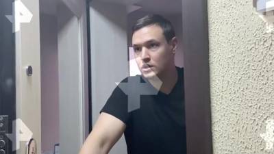 Александр Шаляпин - Сосед рассказал об обнаружении покончившего с собой комика Шаляпина - iz.ru