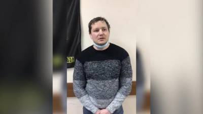 Суд арестовал петербуржца, который во время протестной акции ударил двух полицейских - piter.tv - Ленинградская обл. - Санкт-Петербург