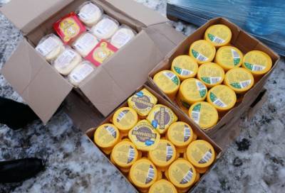 В Петербурге рынок «Южный» лишился почти 400 кг «санкционки» и более 5 тыс. пачек нелегальных сигарет - online47.ru - Санкт-Петербург - Эстония - Финляндия - Голландия
