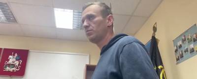 Алексей Навальный - Вадим Кобзев - В прокуратуре признали законным заседание суда по Навальному в полиции - runews24.ru