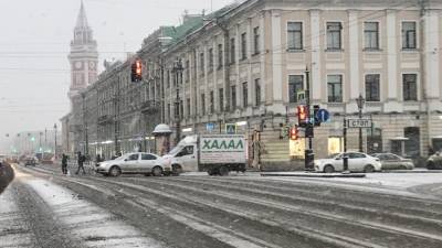 Олег Никитин - Смольный и Роспотребнадзор обсудят смягчение ограничений по коронавирусу - nation-news.ru - Санкт-Петербург