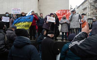 Владимир Зеленский - "Делом займитесь, а не банки качайте": в соцсетях раскритиковали Зеленского - tvc.ru - Киев - Одесса - Полтавская обл. - Ужгород