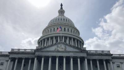 Дональд Трамп - В Сенат представлена статья импичмента бывшему президенту Трампу - golos-ameriki.ru