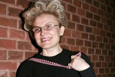 Елена Малышева - Владимир Гущин - Малышева рассказала, кому нужно сломя голову бежать на вакцинацию - mk.ru