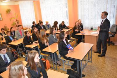 Анна Митянина - Менее тысячи петербургских учащихся отсутствуют в школах по болезни - neva.today - Санкт-Петербург