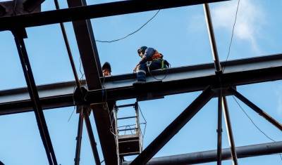 Более 1,5 млн квадратных метров сдадут строители в Тюменской области в 2021 году - nashgorod.ru - Тюменская обл.