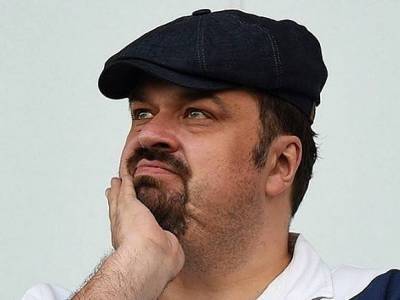 Василий Уткин - Уткин возмущен безнаказанностью полицейского, ударившего женщину в живот - rosbalt.ru - Москва - Санкт-Петербург
