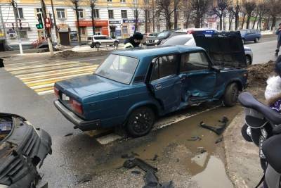 Из-за неудачного разворота на проспекте в Твери пострадал ребёнок - tver.mk.ru - Тверь
