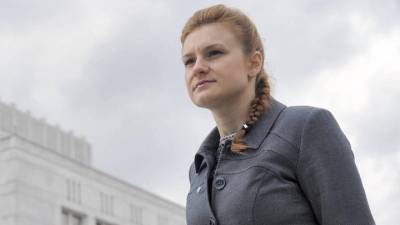 Кирилл Вышинский - Мария Бутина - Вышинский и Бутина встали в пикет у посольства Латвии - vesti.ru - Москва - Латвия