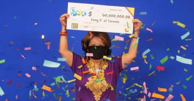 Жительница Канады выиграла в лотерею 60 миллионов долларов, отметив цифры, которые приснились ее мужу - tsn.ua - Канада