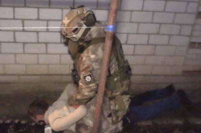 В Винницкой области мужчина в медицинской маске и с игрушечным пистолетом ограбил магазин - newsone.ua - Винницкая обл.