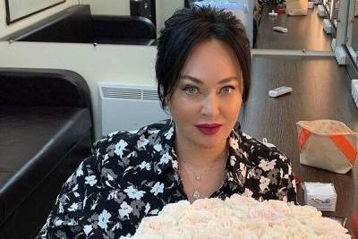 Лариса Гузеева - «Растолстела, как собака»: изменившаяся Гузеева с трудом натянула на себя халат - skuke.net