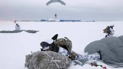 В Сети появились кадры массового десантирования военнослужащих РФ с БМД-4М - nation-news.ru - Костромская обл.