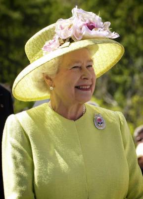 Елизавета II - принц Эндрю - принцесса Евгения - принцесса Анна - Чарльз - Ребёнок принцессы Евгении может остаться без королевского титула - actualnews.org