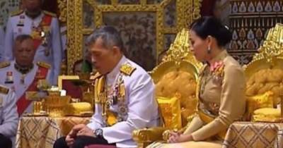 "Беспрецедентный случай": король Таиланда объявил свою любовницу второй королевой - focus.ua - Таиланд - Бангкок