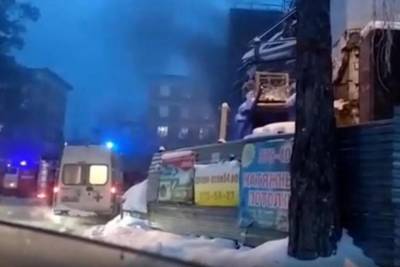 Пожар в пристройке к бывшему кинотеатру «Космос» в Новосибирске привел к эвакуации 55 человек - novos.mk.ru - Новосибирск - район Калининский, Новосибирск