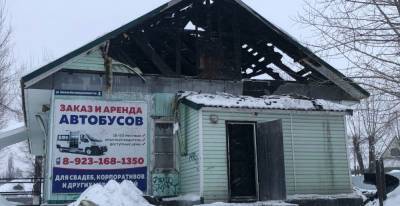 На автовокзале в Заринске тушили пожар в 30-градусный мороз - runews24.ru - Алтайский край - Заринск