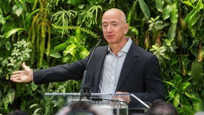 Джефф Безос - Лорен Санчес - Глава Amazon требует от брата своей возлюбленной почти два миллиона долларов - newinform.com