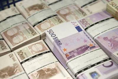 Доллар стабилен к евро, слабо дорожает к иене - smartmoney.one - США