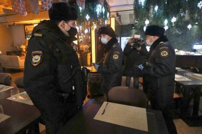 Алексей Немерюк - В ночных заведениях Москвы усилят контроль за соблюдением санитарных мер - tvc.ru - Москва