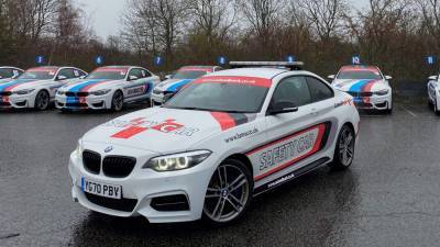 В Англии с гоночной трассы украли специальные автомобили безопасности и машину медиков BMW - 24tv.ua - Англия - Тернополь