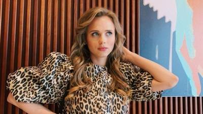 Анна Кошмал - Звезда «Сватов» Кошмал показала, как выглядела на последних сроках беременности - 5-tv.ru