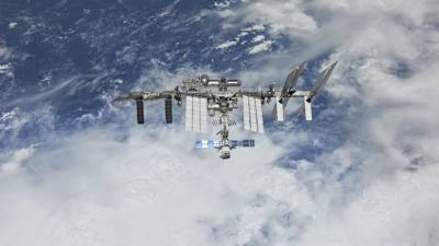 Виктор Гловер - Майкл Хопкинс - Астронавты NASA вышли с борта МКС в космос для монтажных работ - russian.rt.com - США