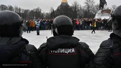 Владимир Соловьев - Маргарита Юдина - Адвокат заступилась за полицейского, ударившего женщину в Петербурге - nation-news.ru - Санкт-Петербург
