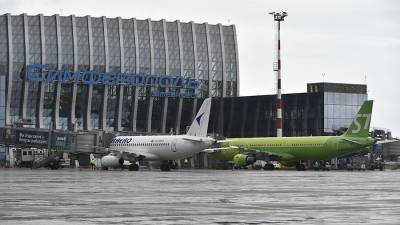 Киев обратился в Интерпол для розыска летавших в Крым самолетов - iz.ru - Киев - Крым - Севастополь