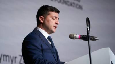 Владимир Зеленский - Зеленский отозвал из Рады закон о лишении судей КС полномочий - newinform.com - Украина