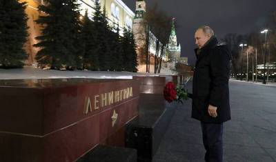 Дмитрий Песков - В годовщину снятия блокады Ленинграда Путин возложил цветы в Александровском саду - newizv.ru - Санкт-Петербург