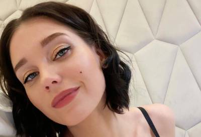 Кристина Асмус - 32-летняя Асмус сравнила себя со школьницами и удивилась результату, фото красотки: "Девочка-девятиклассница" - sport.politeka.net