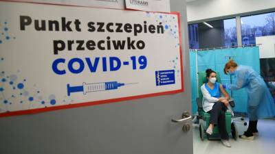 Михал Дворчик - В Польше сделали более 1 млн прививок от коронавируса - russian.rt.com